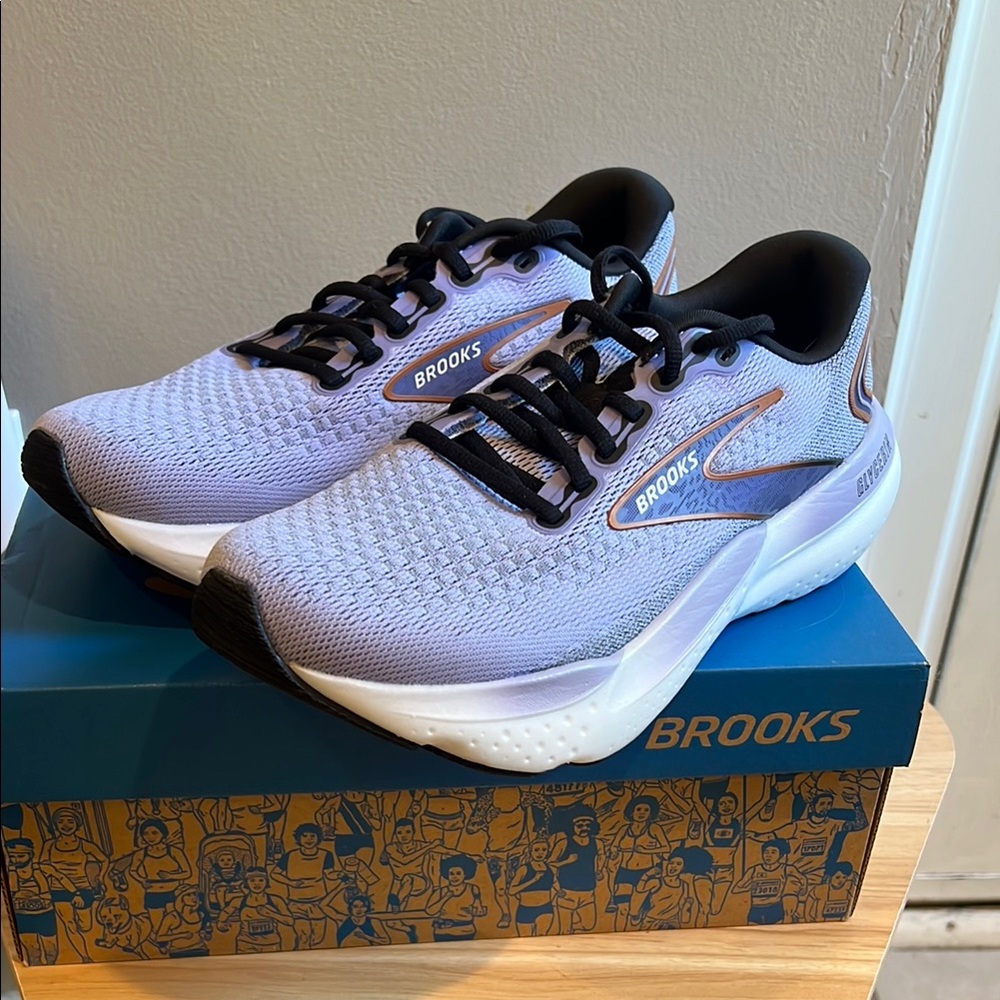 Brooks Women's Running Shoes - Lavender